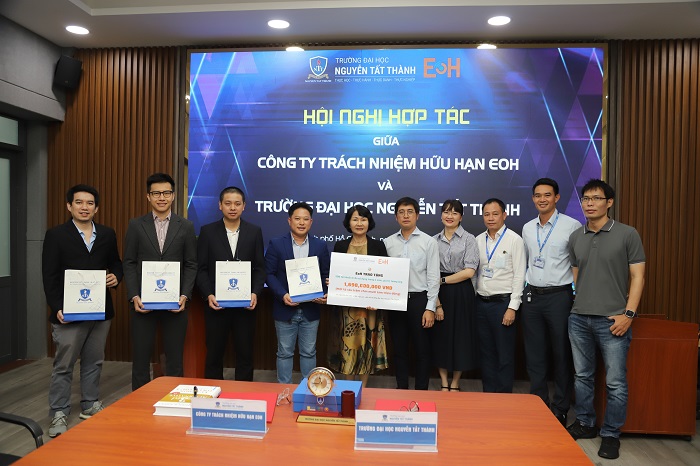Trường ĐH Nguyễn Tất Thành nhận tài trợ 500 tài khoản trên nền tảng IoT E-Ra trị giá gần 1,7 tỷ đồng